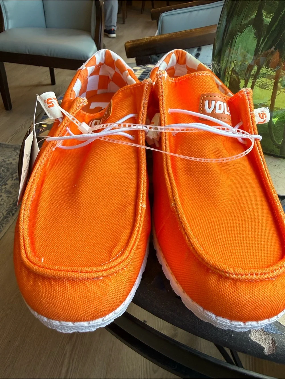 Tennessee Volunteers Men’s size 8 Canvas slip on Sneakers NWT